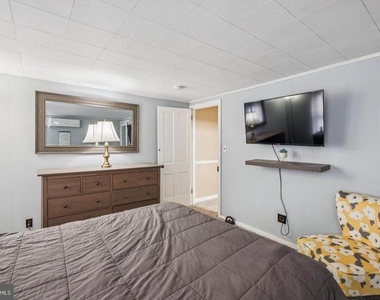 916 Cedar Street - Photo Thumbnail 21
