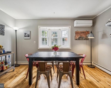 916 Cedar Street - Photo Thumbnail 8