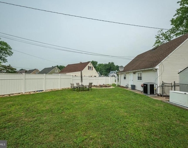 587 Arbor Road - Photo Thumbnail 4