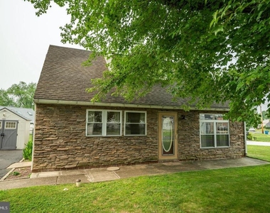 587 Arbor Road - Photo Thumbnail 1