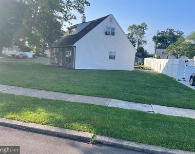 587 Arbor Road - Photo Thumbnail 3