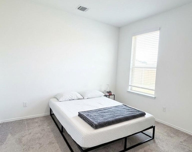 1529 Hope Ranch Rd - Photo Thumbnail 10