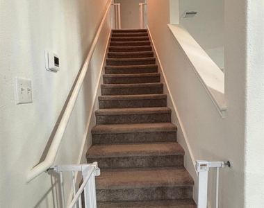 1529 Hope Ranch Rd - Photo Thumbnail 12