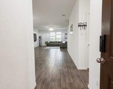 1529 Hope Ranch Rd - Photo Thumbnail 2