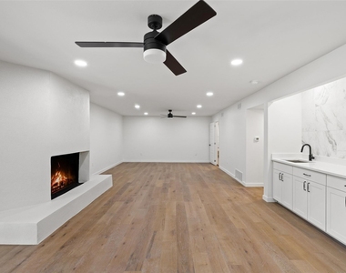 4905 Crestway Dr - Photo Thumbnail 21