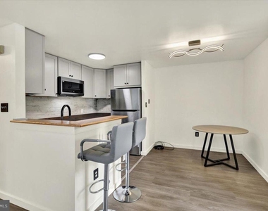 1334 W Wyomissing Boulevard - Photo Thumbnail 7