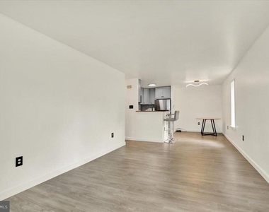 1334 W Wyomissing Boulevard - Photo Thumbnail 1