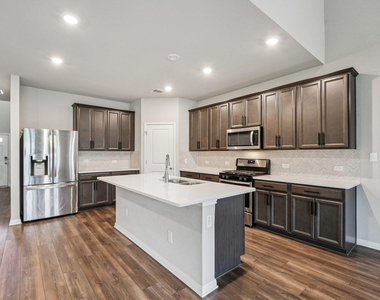 1007 Guadalupe Bass Rd - Photo Thumbnail 11