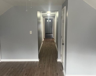 1323b Washington Avenue - Photo Thumbnail 16