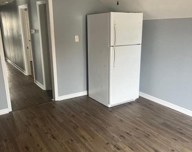 1323b Washington Avenue - Photo Thumbnail 5