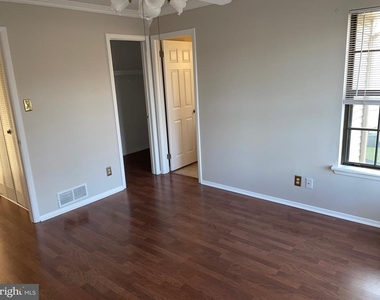 416 Durham Court - Photo Thumbnail 10