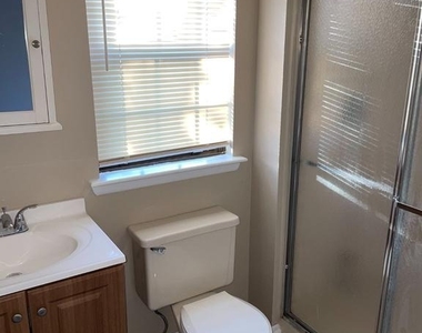 416 Durham Court - Photo Thumbnail 11