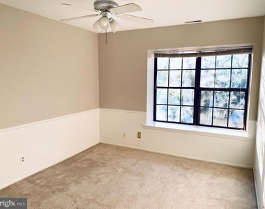 416 Durham Court - Photo Thumbnail 6
