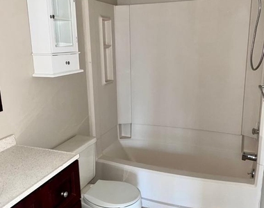 416 Durham Court - Photo Thumbnail 7