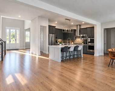 104 Caleb Ct - Photo Thumbnail 4