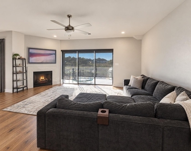 104 Caleb Ct - Photo Thumbnail 6