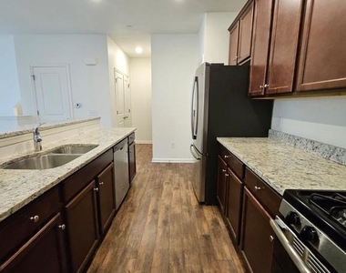 109 Kramer Court - Photo Thumbnail 22