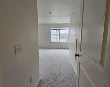 109 Kramer Court - Photo Thumbnail 48