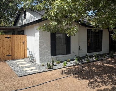 7600 Woodstone Cv - Photo Thumbnail 27