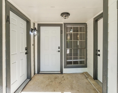 7600 Woodstone Cv - Photo Thumbnail 1
