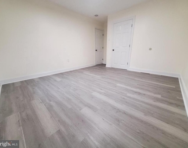 2601 N Lakeshore Drive - Photo Thumbnail 12