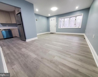2601 N Lakeshore Drive - Photo Thumbnail 4