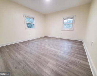 2601 N Lakeshore Drive - Photo Thumbnail 13