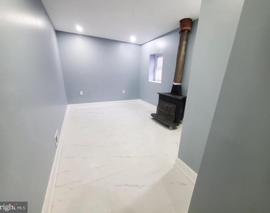 2601 N Lakeshore Drive - Photo Thumbnail 10