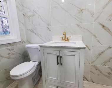 2601 N Lakeshore Drive - Photo Thumbnail 22