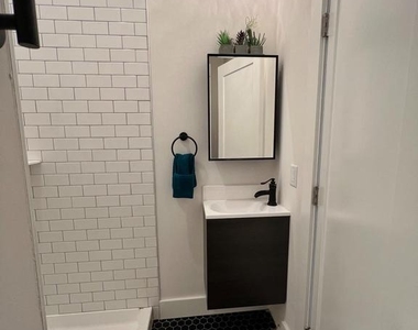 106 E Broad Street - Photo Thumbnail 7