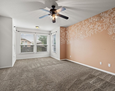 304 Peggy Dr - Photo Thumbnail 15