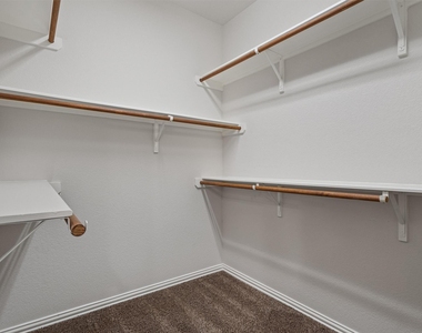 304 Peggy Dr - Photo Thumbnail 18