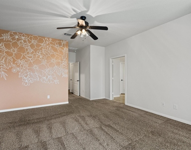 304 Peggy Dr - Photo Thumbnail 14