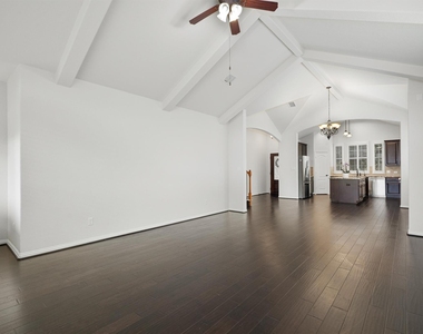 304 Peggy Dr - Photo Thumbnail 9