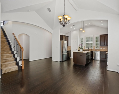 304 Peggy Dr - Photo Thumbnail 8