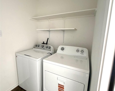 224 Schuenemann Way - Photo Thumbnail 18