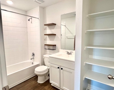 224 Schuenemann Way - Photo Thumbnail 12