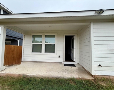 224 Schuenemann Way - Photo Thumbnail 17