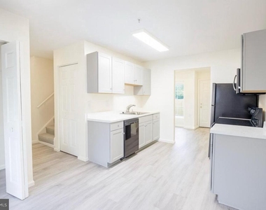 45293 Rumsford Lane - Photo Thumbnail 2