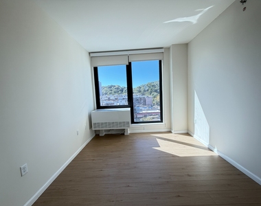 4778 Broadway - Photo Thumbnail 1
