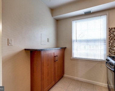 5968 Westchester Park Drive - Photo Thumbnail 11
