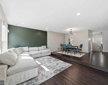 11621 Cosca Park Drive - Photo Thumbnail 9