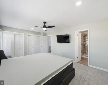 11621 Cosca Park Drive - Photo Thumbnail 12