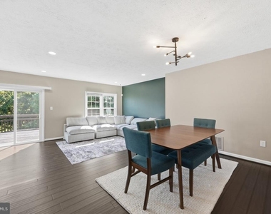 11621 Cosca Park Drive - Photo Thumbnail 6