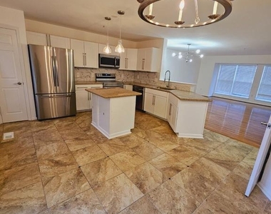 7507 Belgravia Lane - Photo Thumbnail 4