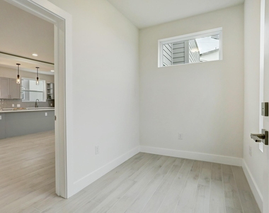 4300 Mansfield Dam Rd - Photo Thumbnail 14