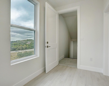 4300 Mansfield Dam Rd - Photo Thumbnail 15