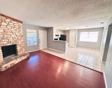 9808 Roxanna Dr - Photo Thumbnail 5