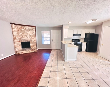 9808 Roxanna Dr - Photo Thumbnail 6