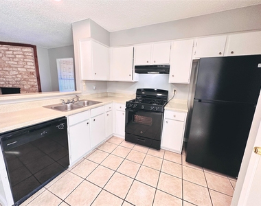 9808 Roxanna Dr - Photo Thumbnail 10